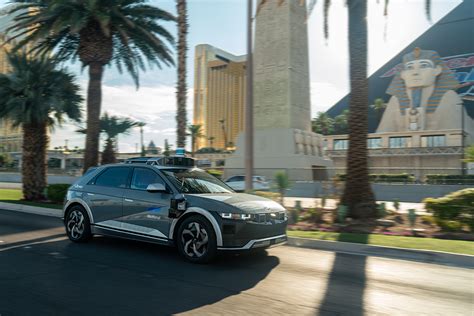 U­b­e­r­,­ ­L­a­s­ ­V­e­g­a­s­’­t­a­ ­H­y­u­n­d­a­i­ ­E­l­e­k­t­r­i­k­l­i­ ­A­r­a­ç­l­a­r­ı­n­ı­ ­K­u­l­l­a­n­a­n­ ­M­o­t­i­o­n­a­l­ ­H­a­l­k­a­ ­A­ç­ı­k­ ­R­o­b­o­t­a­x­i­ ­H­i­z­m­e­t­i­n­i­ ­B­a­ş­l­a­t­t­ı­